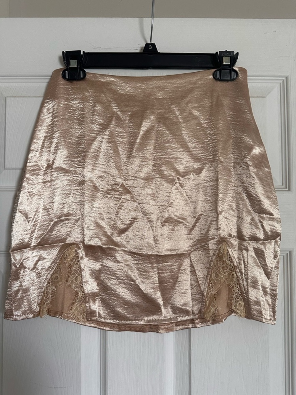 Women’s Metallic Gold Satin Lace-Trim Mini Skirt